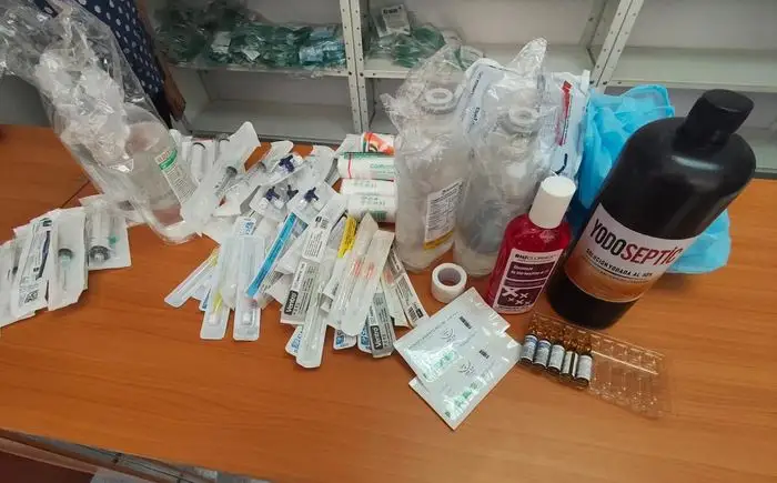 Medicinas e insumos médicos comprados con lo recaudado